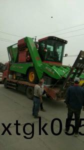 山西又走兩檯穗莖兼收玉米收穫機