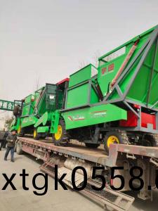 駐馬店兩檯穗莖兼收玉米收穫機髮貨