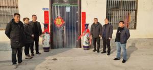 大塊鎮孟莊邨邨委會領導給河南宇田送來祝福